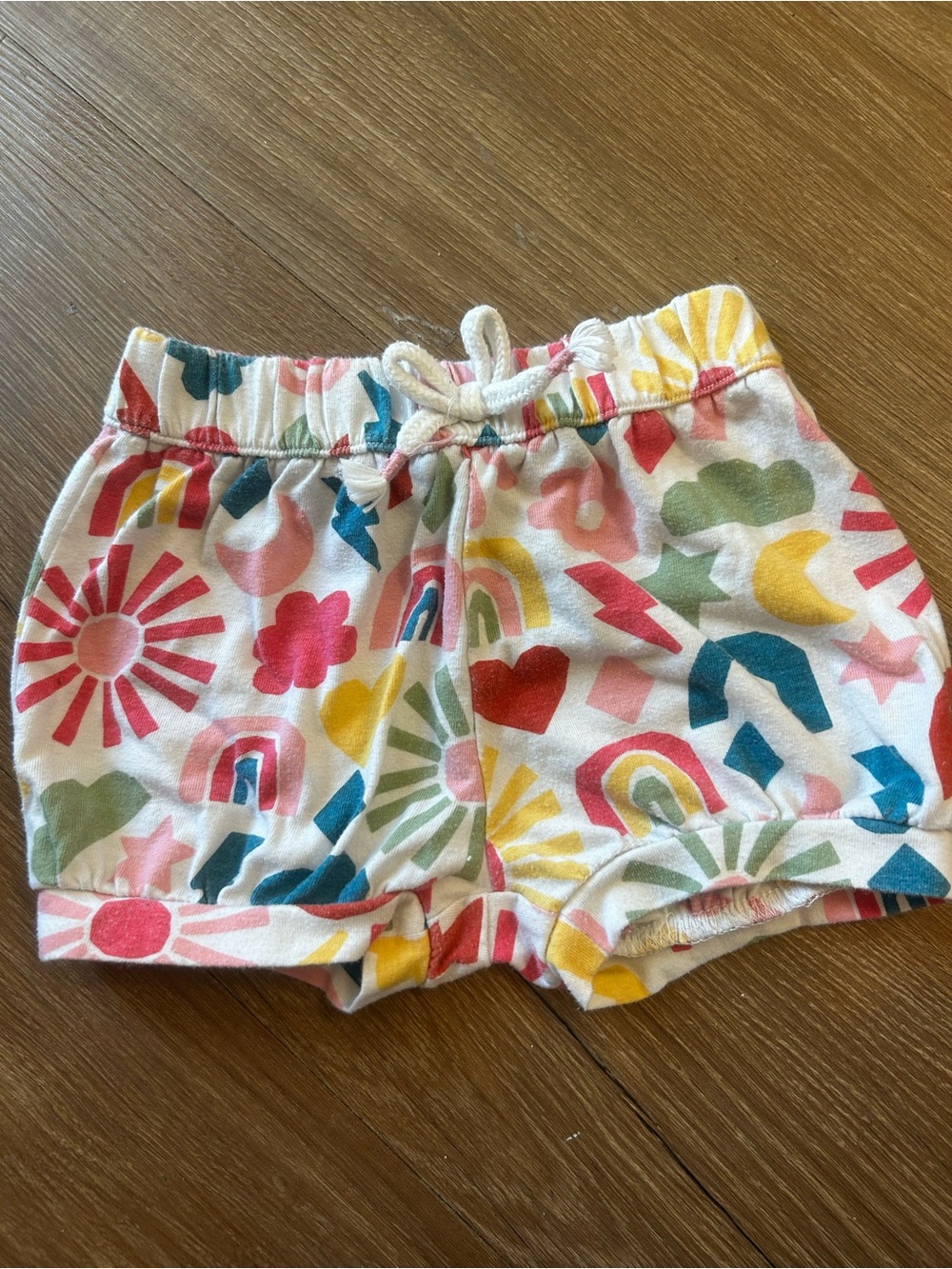 okie dokie White Multicolor Rainbow & Sun Print Shorts